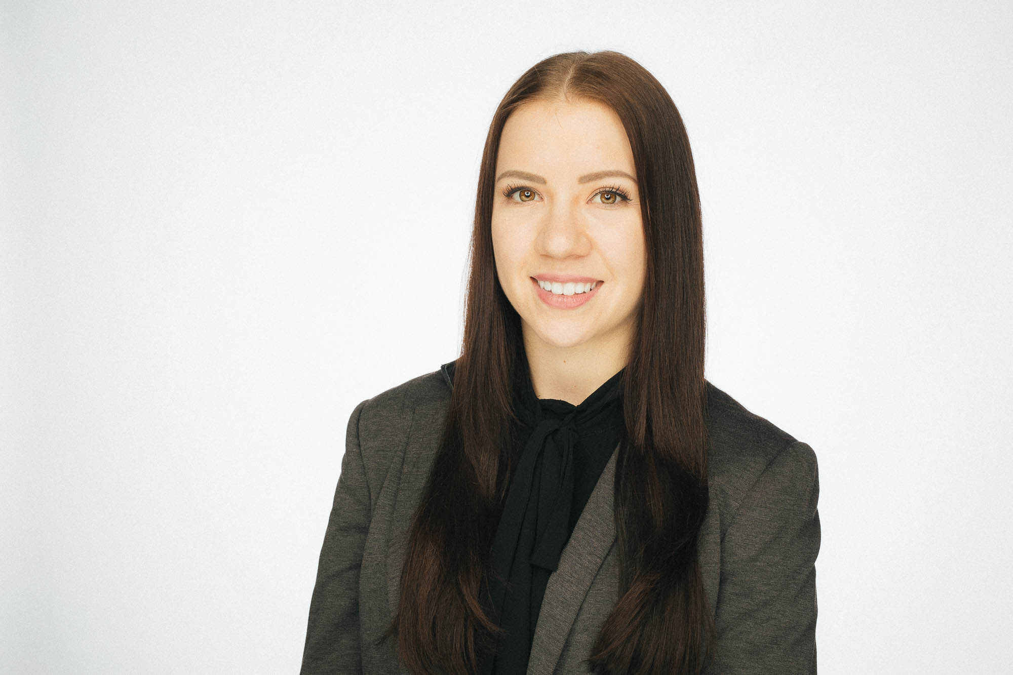 Export x3 Headshot  06350 Dez 01 2019 Headshots 2019  Miro Nicole Nadine 2